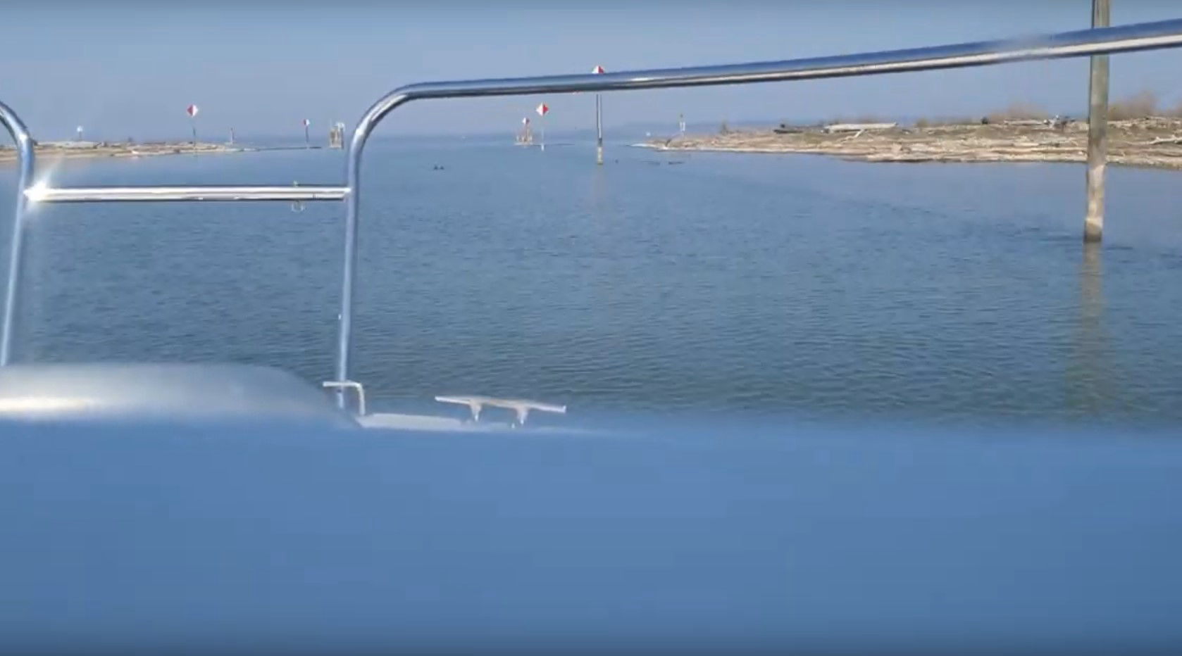 Hafen Steinlibach am Bodensee mit Motorboot